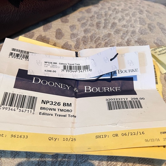 Dooney & Bourke Editor’s Travel Tote Retail $298 - Picture 10 of 12